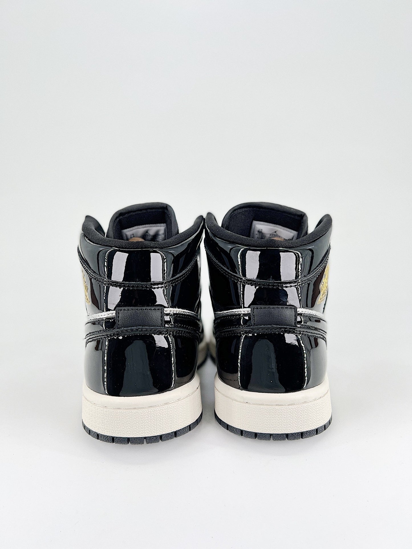 AIR JORADN 1 BLACK METALLIC SILVER SAIL METALLIC