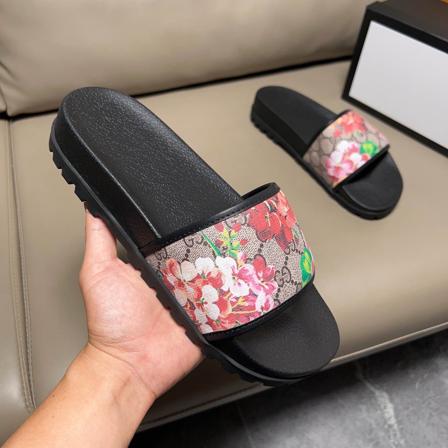 Gucci Pursuit Slide Blooms