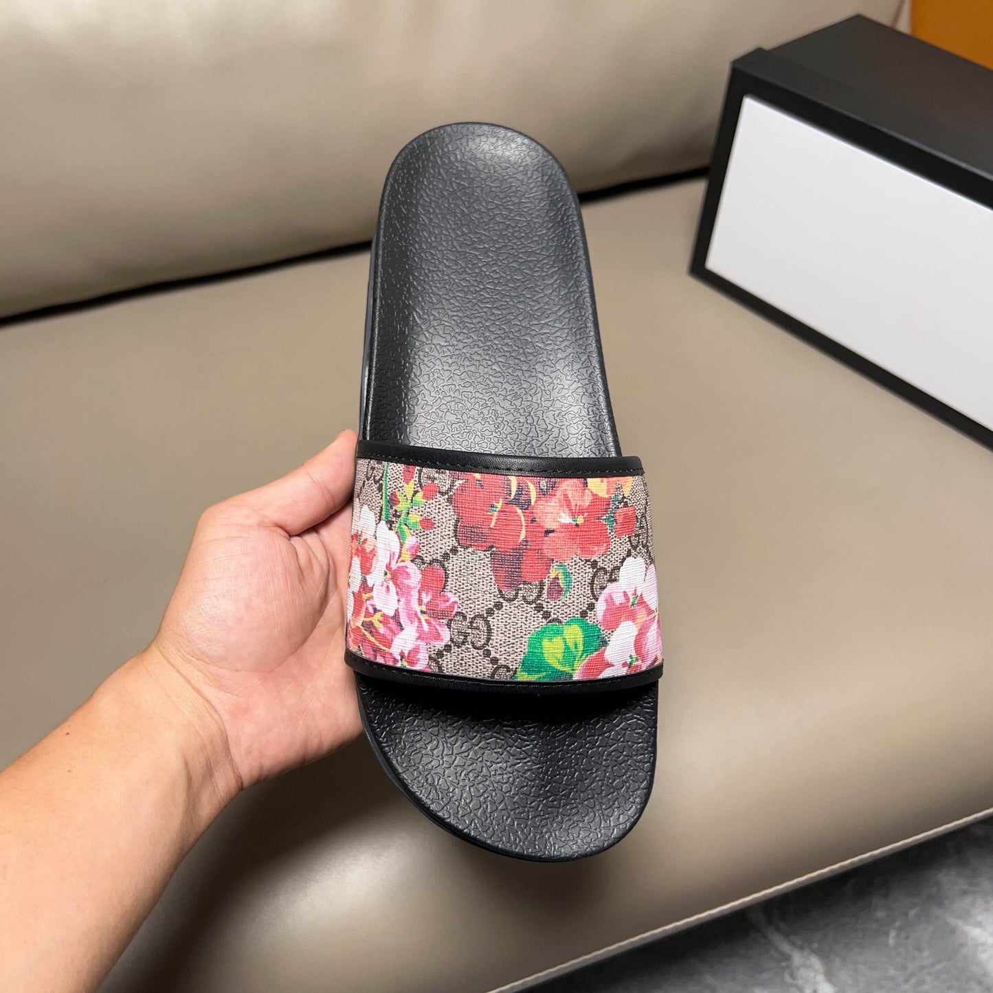 Gucci Pursuit Slide Blooms