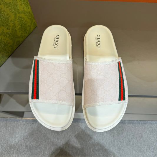 Gucci GG Supreme Slide Sandal - White