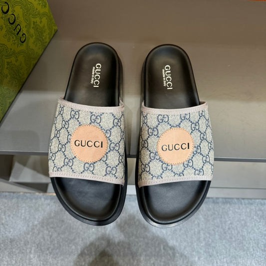 Gucci GG Supreme Slide Sandal - White GG Multicolor Canvas
