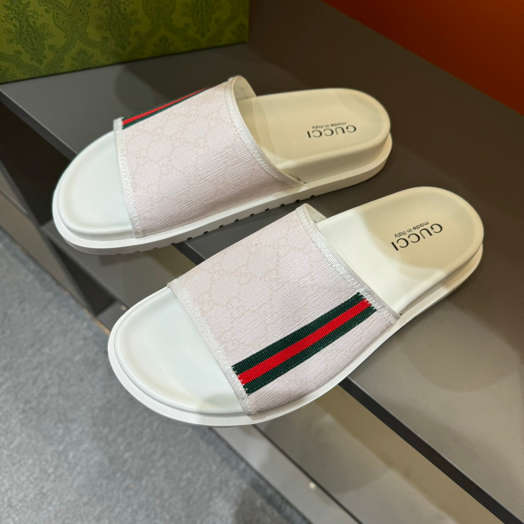 Gucci GG Supreme Slide Sandal - White