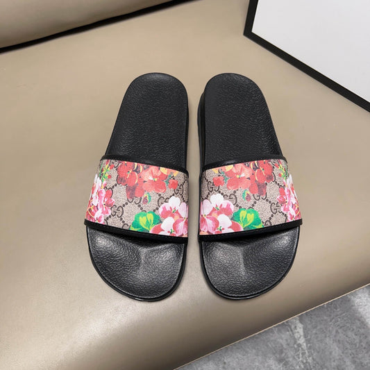Gucci Pursuit Slide Blooms