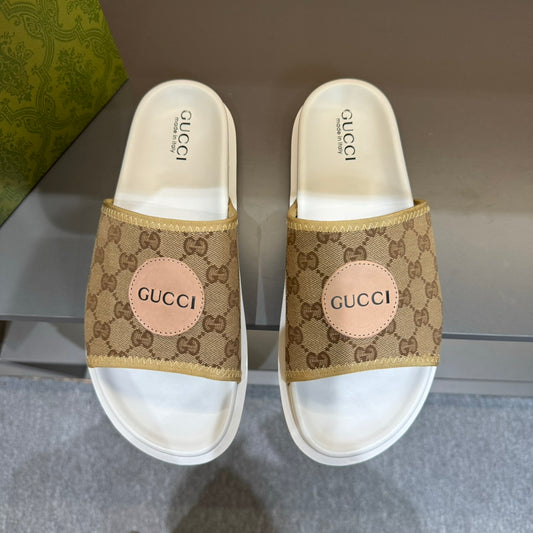 Gucci GG Supreme Slide Sandal - White