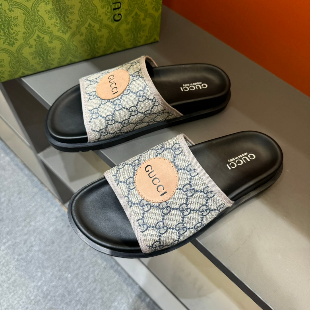 Gucci GG Supreme Slide Sandal - White GG Multicolor Canvas