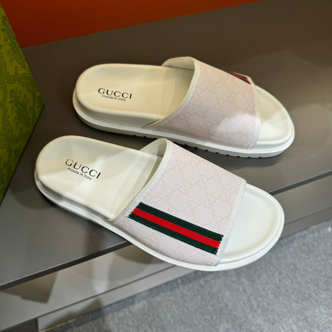 Gucci GG Supreme Slide Sandal - White